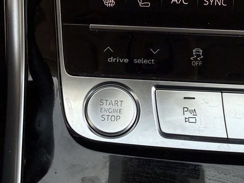 Used 2019 Audi Q8 Prestige AWD/4WD image 21