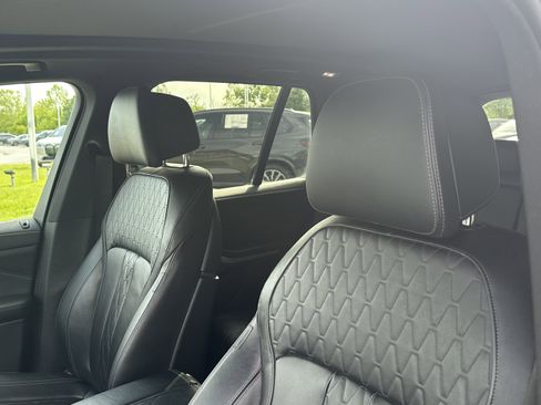 Used 2024 BMW X5 xDrive40i w/ M Sport Package AWD/4WD image 19