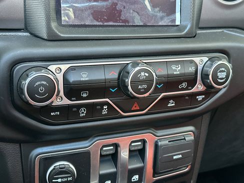 New 2023 Jeep Wrangler Sport S image 17