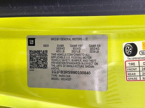 Used 2021 Chevrolet Camaro LT w/ RS Package image 7