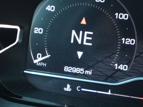 Used 2023 GMC Yukon XL Denali image 24