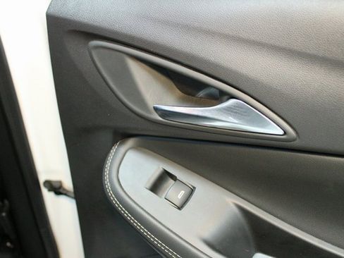 Used 2025 Buick Encore GX Preferred image 13