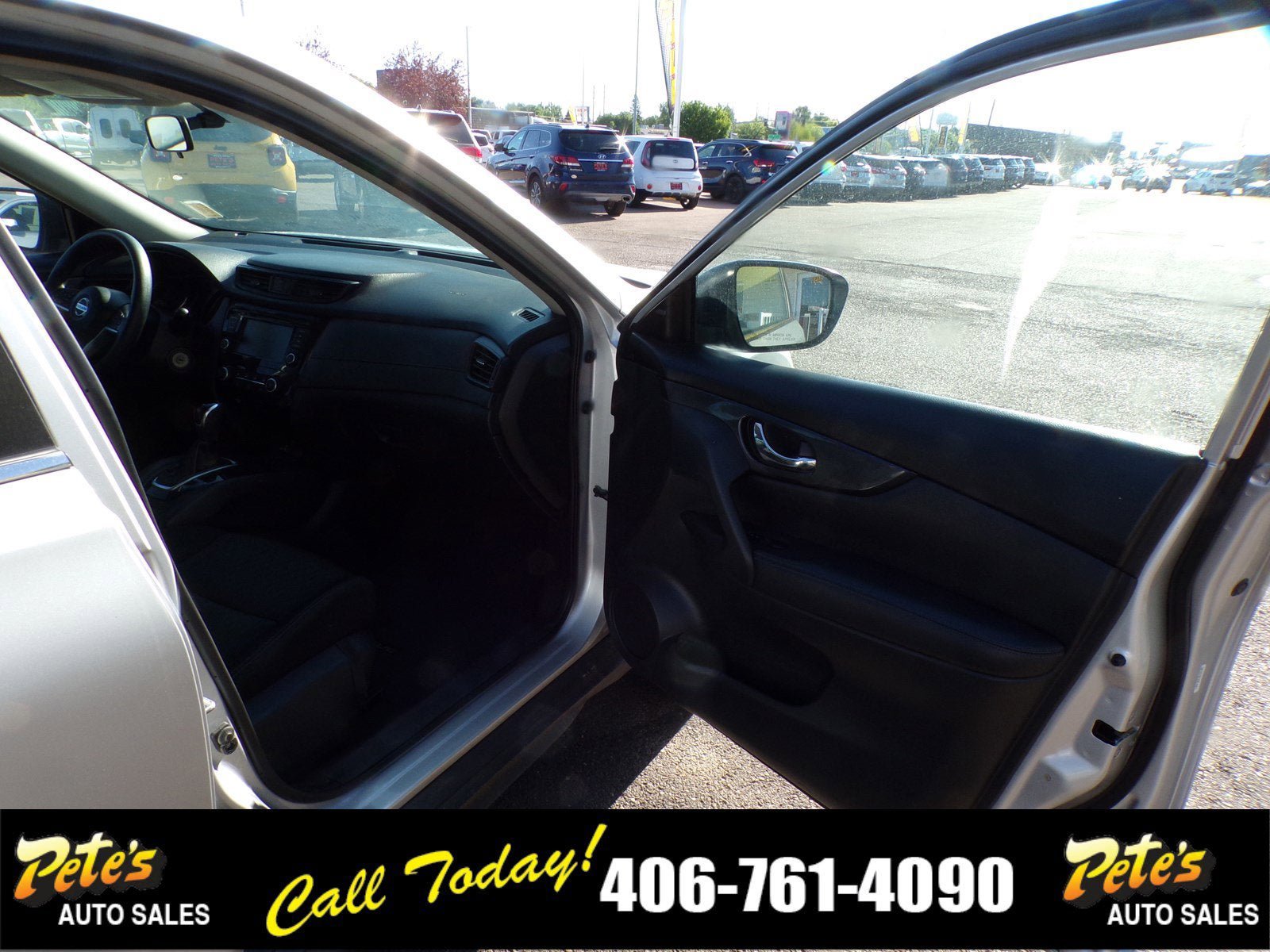 Used 2018 Nissan Rogue S AWD/4WD image 16