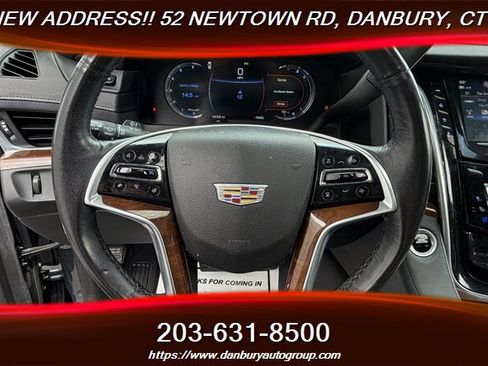 Used 2019 Cadillac Escalade ESV Luxury AWD/4WD image 18