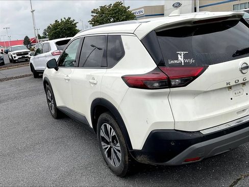 Used 2021 Nissan Rogue SV w/ Premium Package AWD/4WD image 3