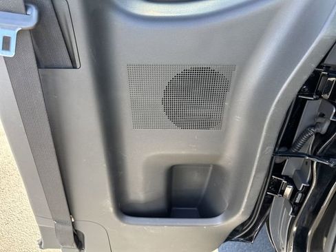 Used 2013 Nissan Frontier SV image 20