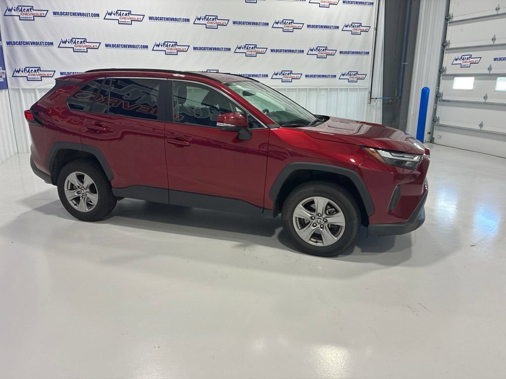 Used 2025 Toyota RAV4 XLE AWD/4WD image 7