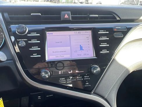 Used 2019 Toyota Camry SE image 16