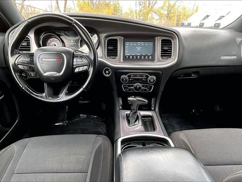 Used 2019 Dodge Charger SXT image 14