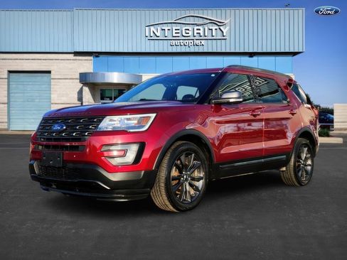 Used 2017 Ford Explorer XLT w/ Equipment Group 202A image 7