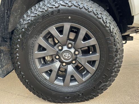 Used 2023 Toyota Tacoma SR5 w/ Technology Package AWD/4WD image 24