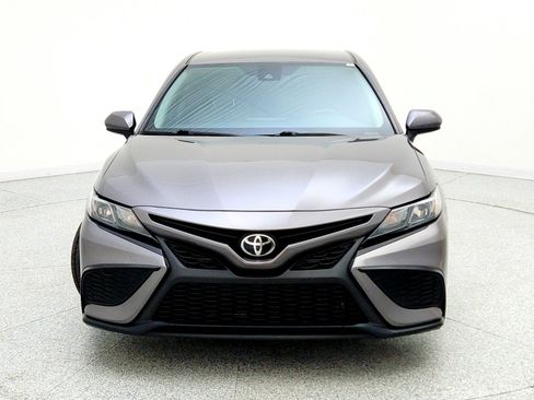 Used 2021 Toyota Camry SE w/ Carpet Mat Package (TMS) image 2