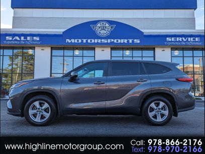 Used 2023 Toyota Highlander LE