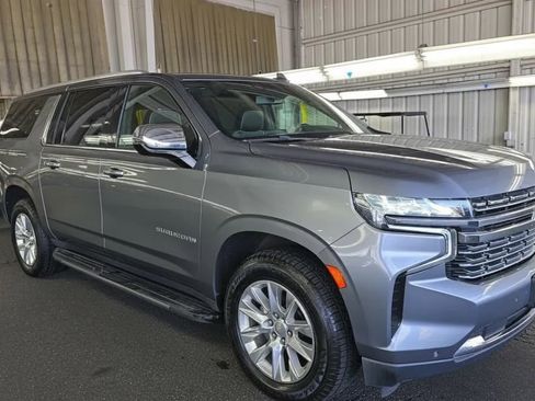 Used 2022 Chevrolet Suburban Premier RWD image 3