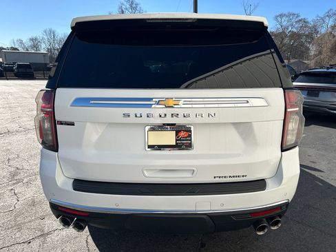 Used 2021 Chevrolet Suburban Premier w/ Premium Package image 7