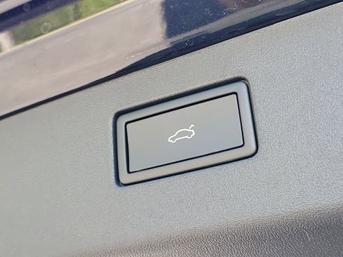 New 2026 Volkswagen Tiguan SEL R-Line image 7