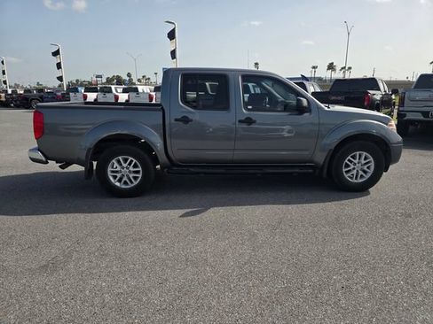 Used 2017 Nissan Frontier SV RWD image 4