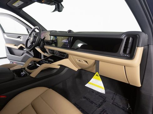 New 2026 Porsche Cayenne image 26