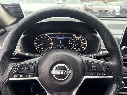 Used 2024 Nissan Altima 2.5 SV image 30