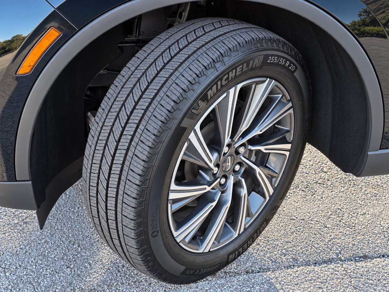 Used 2025 Lincoln Aviator AWD image 11