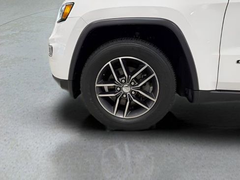 Used 2017 Jeep Grand Cherokee Limited w/ Luxury Group II image 14