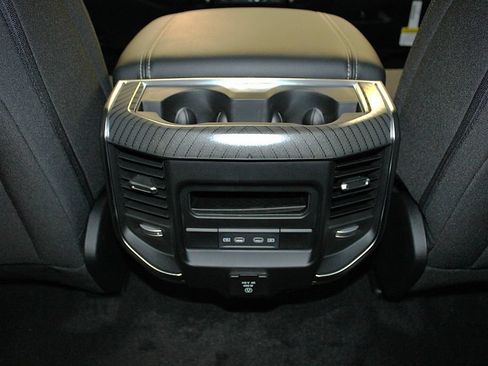 New 2026 RAM 1500 4x4 Crew Cab image 36
