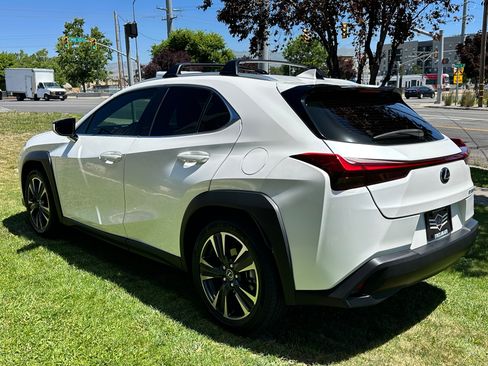 Used 2019 Lexus UX 200 w/ Accessory Package 2 FWD image 9
