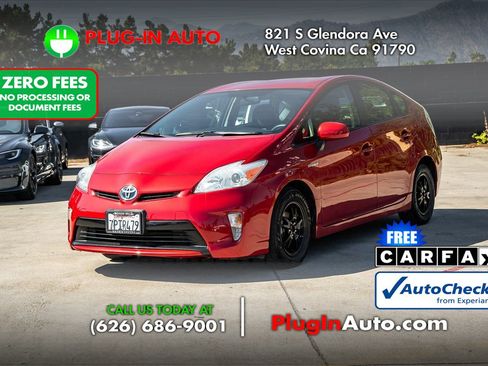 Used 2015 Toyota Prius Two w/ Preferred Accessory Package FWD image 1