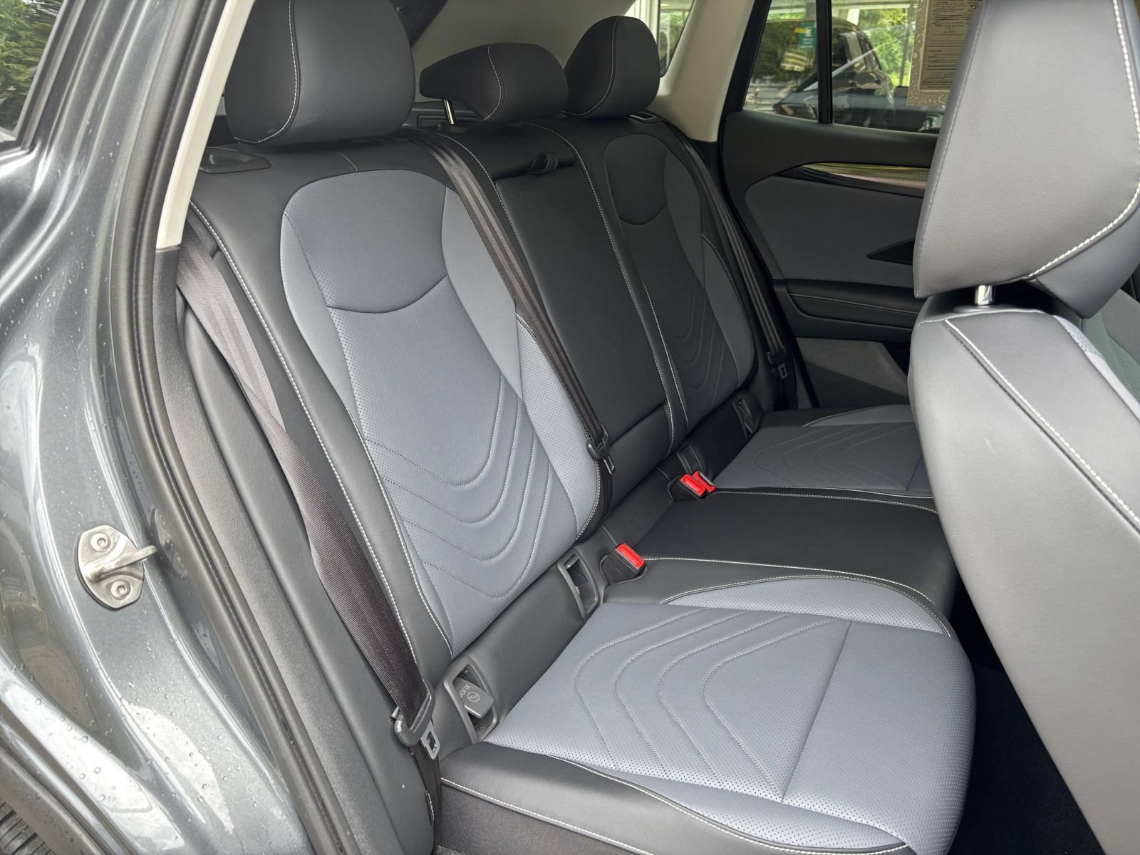 Used 2026 Volkswagen Tiguan SE AWD/4WD image 39