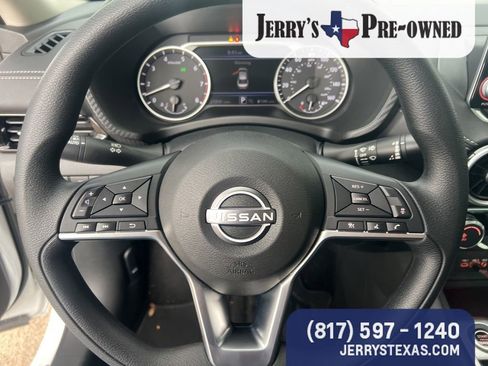 Used 2025 Nissan Sentra SV image 12