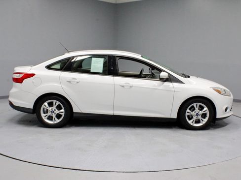 Used 2014 Ford Focus SE FWD image 9