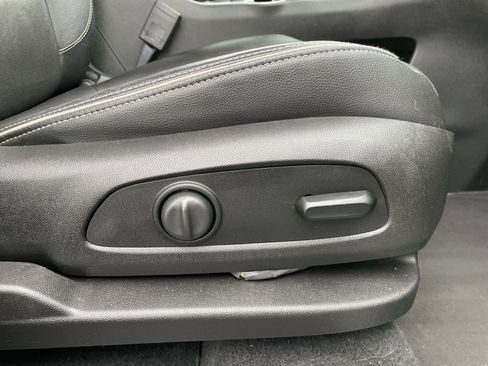 Used 2018 GMC Terrain Denali w/ Advanced Safety Package image 34