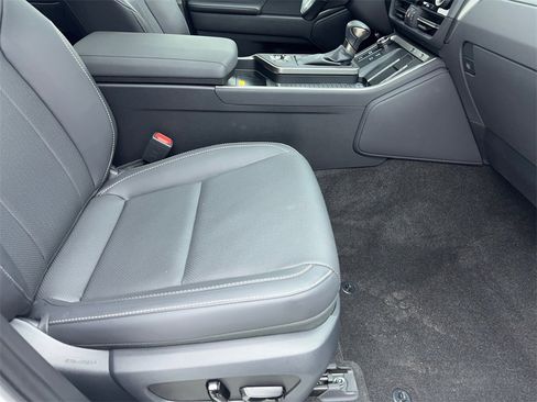 Used 2024 Lexus GX 550 image 48