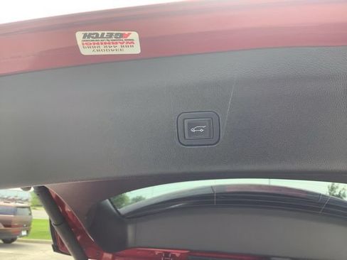 Used 2024 Buick Enclave Premium FWD image 18