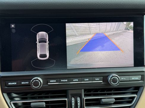 Certified 2019 Porsche Macan image 31