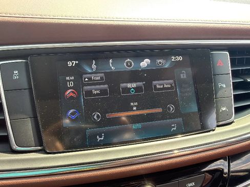 Used 2019 Buick Enclave Avenir FWD image 28