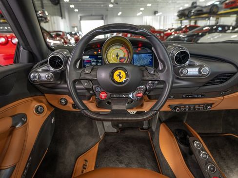 Used 2021 Ferrari F8 Tributo image 16