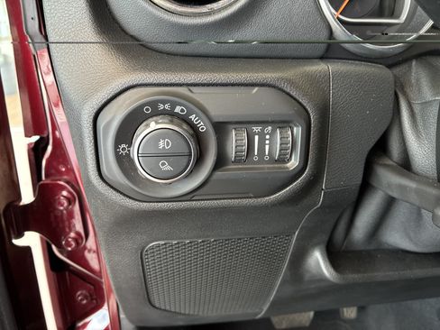 Used 2021 Jeep Gladiator Overland AWD/4WD image 23
