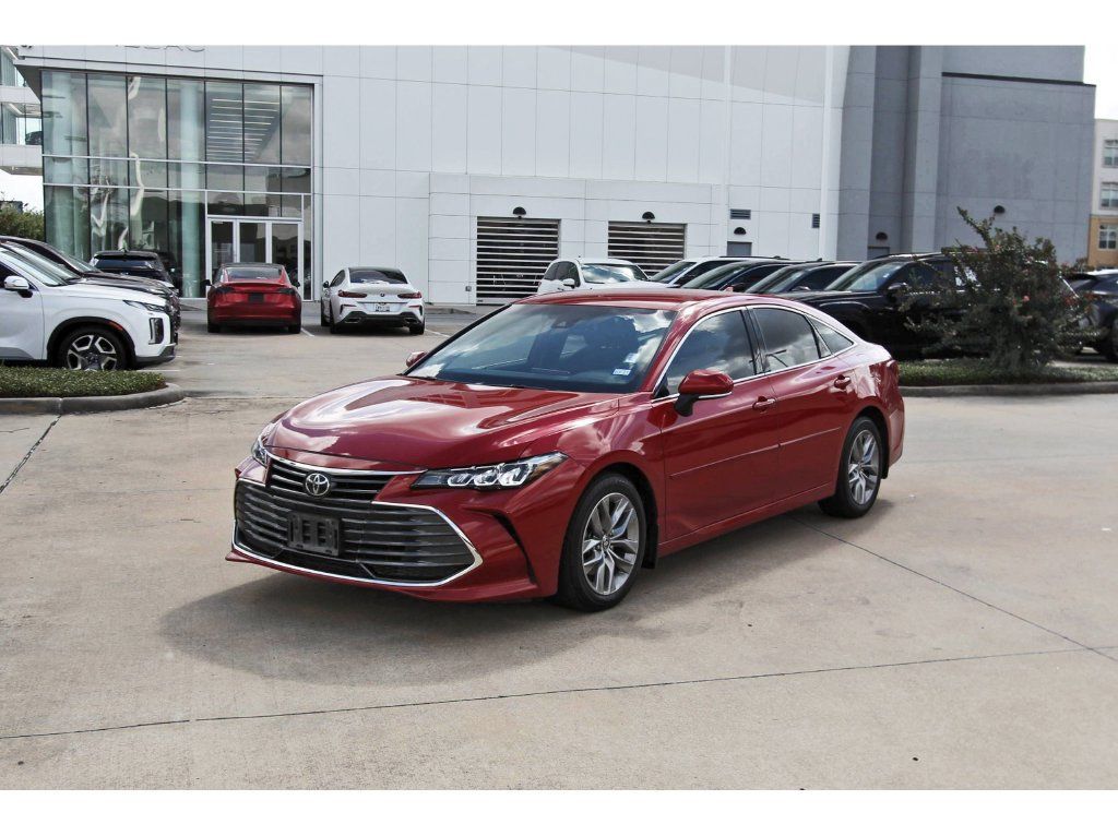 Used 2022 Toyota Avalon XLE FWD image 3
