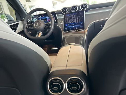 Used 2024 Mercedes-Benz GLC 300 4MATIC w/ AMG Line image 31