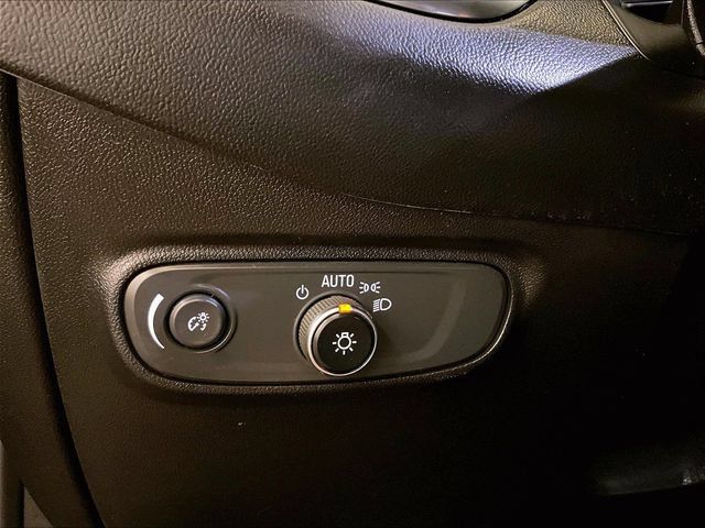 Used 2021 Chevrolet Equinox LS AWD/4WD image 30