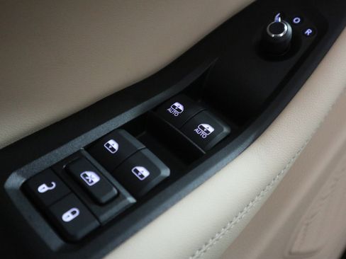 New 2025 Jeep Grand Cherokee L Limited w/ Black Appearance Package image 36