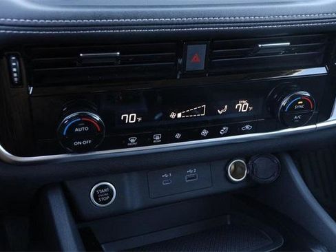 Used 2021 Nissan Rogue SV image 17