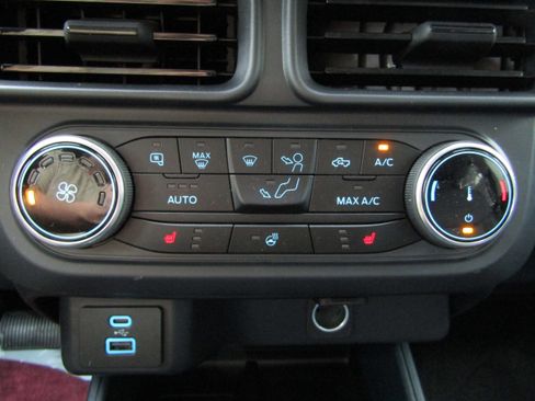 Certified 2024 Ford Maverick XLT w/ XLT Luxury Package image 33