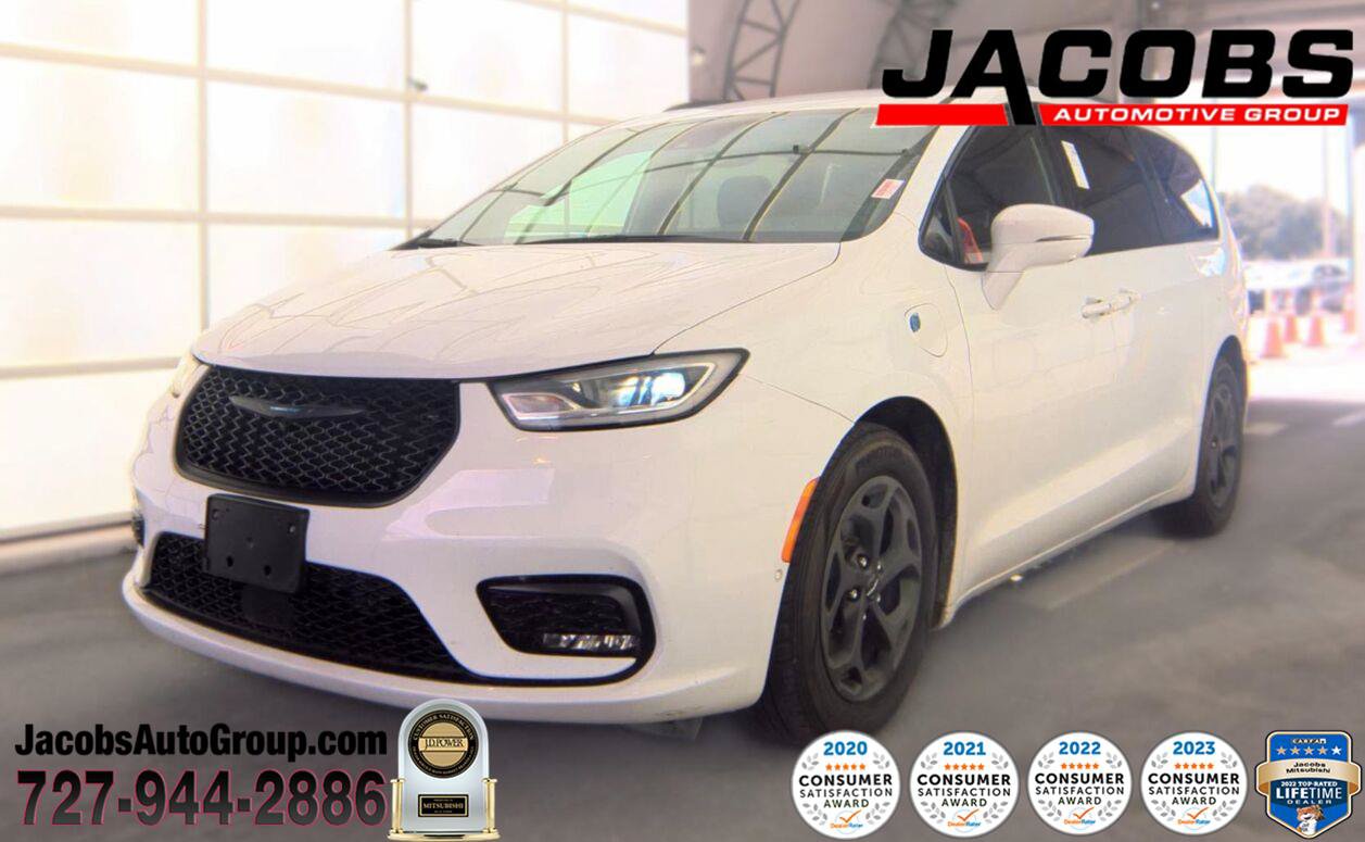 Used 2021 Chrysler Pacifica Touring-L w/ Uconnect Theater Family Group FWD image 1