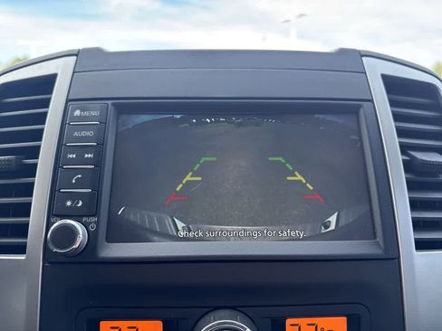 Used 2021 Nissan Frontier SV w/ Midnight Edition Floor Mats image 17