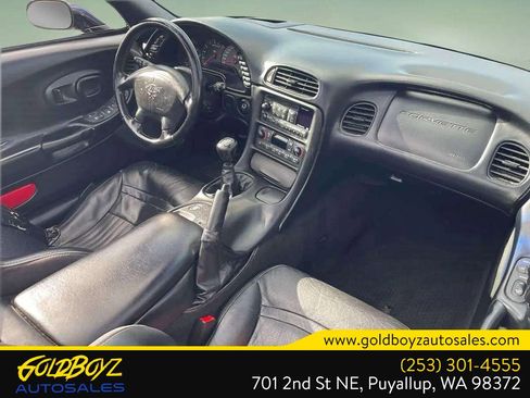 Used 2001 Chevrolet Corvette Convertible w/ Preferred Equipment Group2 image 17