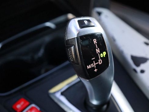 Used 2016 BMW 320i Sedan image 38