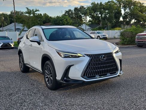 Used 2025 Lexus NX 250 FWD w/ Towing Package (2000 Lbs) image 3