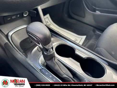 Used 2023 Chevrolet Malibu LT FWD image 17